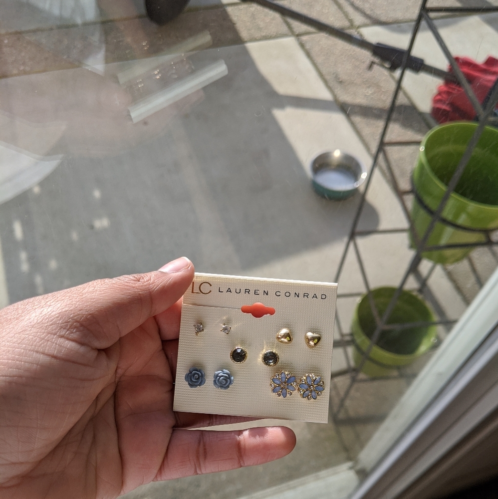 🆕 5 Pack of Blue, Black, and Gold Earrings